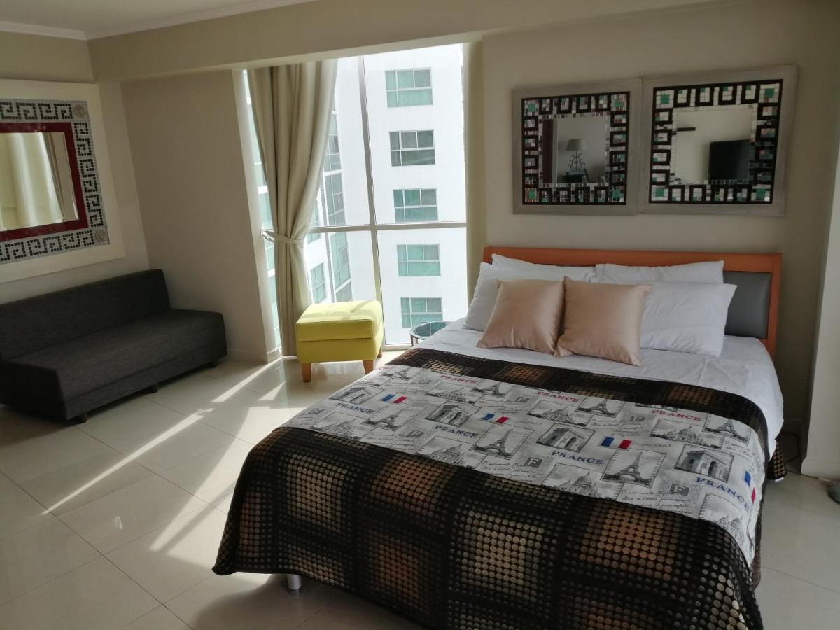 Puerto Santa Ana Suites Guayaquil Luaran gambar