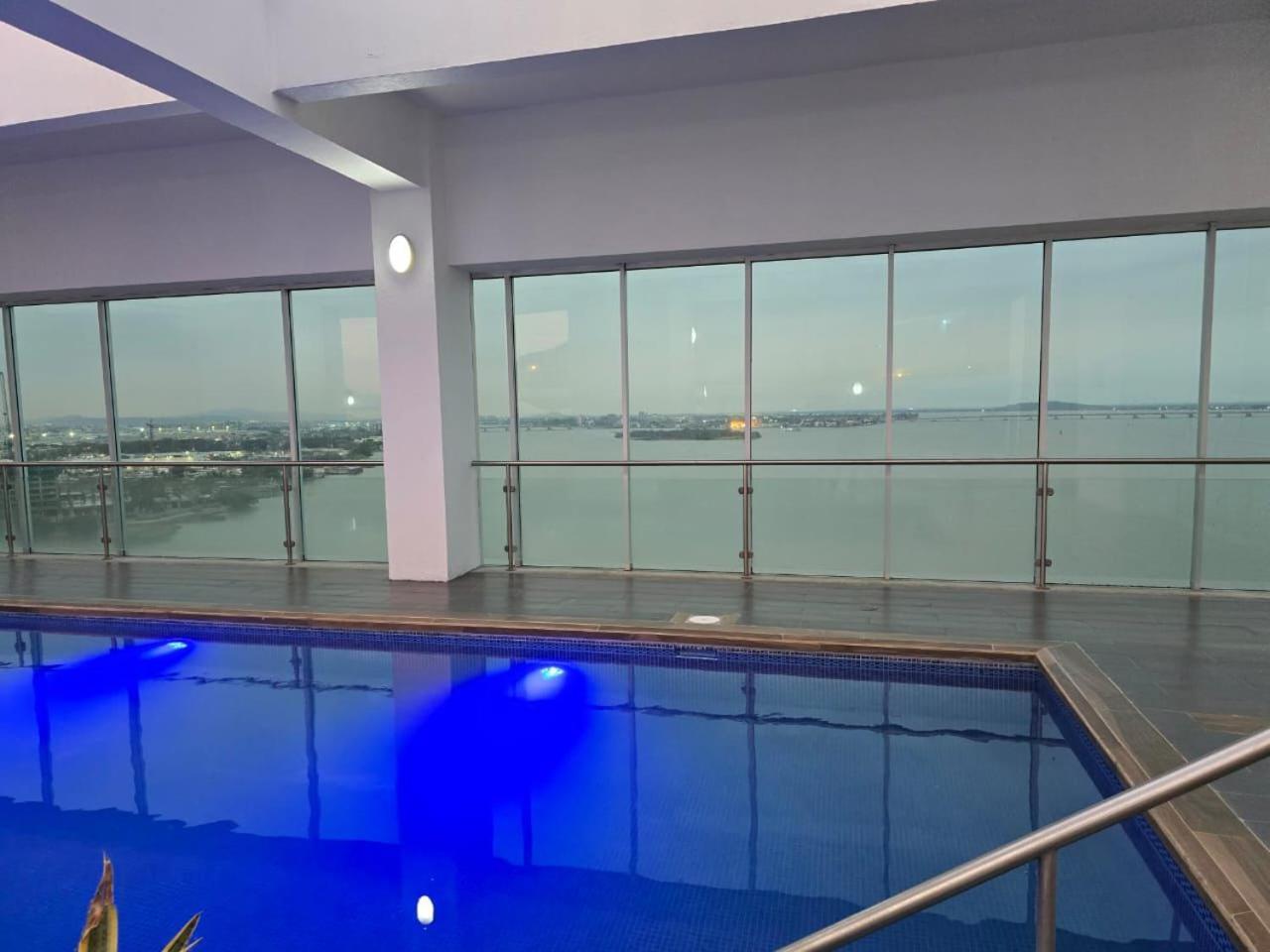 Puerto Santa Ana Suites Guayaquil Luaran gambar