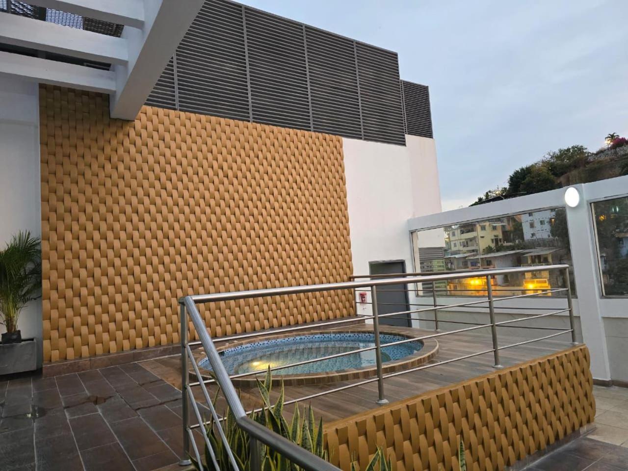 Puerto Santa Ana Suites Guayaquil Luaran gambar